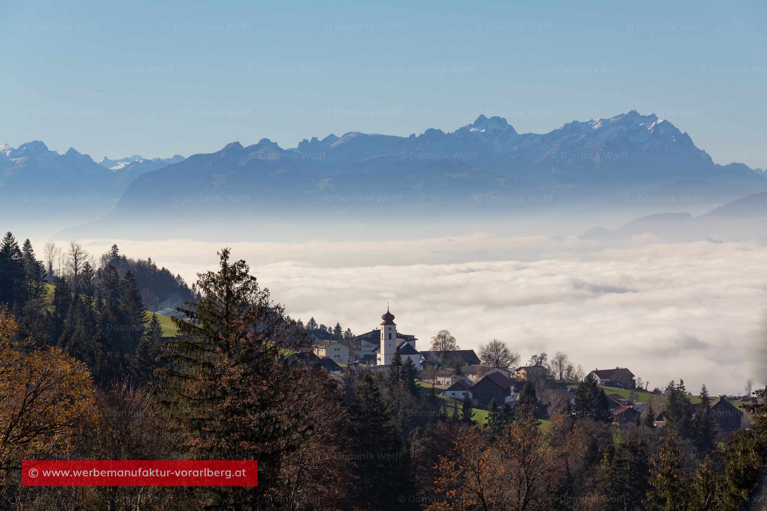 Bild + Foto - Bergdorf Eichenberg über der Nebelgrenze